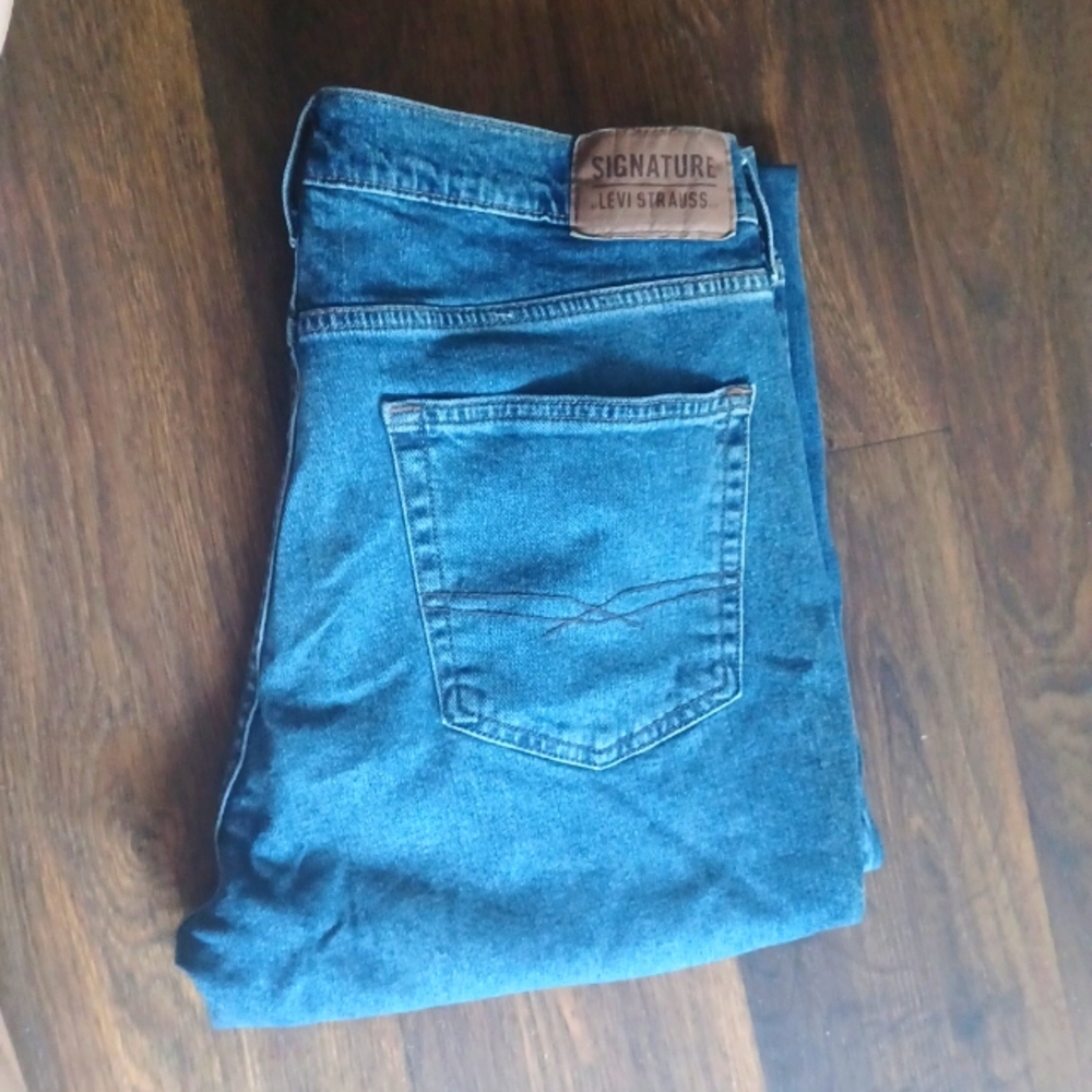 Jeans , size is W36 and the brand is levi Strauss